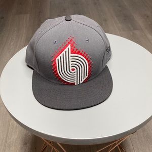 Gray black white and red New Era Portland Trailblazers fitted hat sz 7 3/4